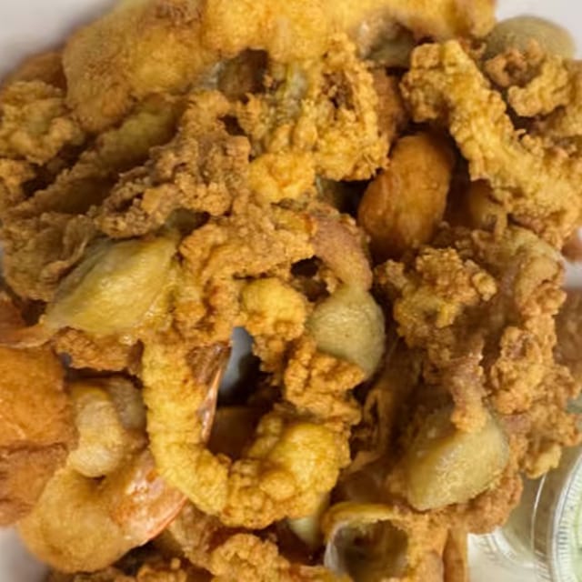 Fried Seafood Combo.
